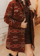 Charger l'image dans la galerie, L&B | Manteau | Noir & Beige Aztec