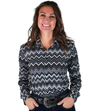 Charger l'image dans la galerie, Cowgirl Tuff | Chemise Pullover | Grayscale Chevron Stretch Jersey