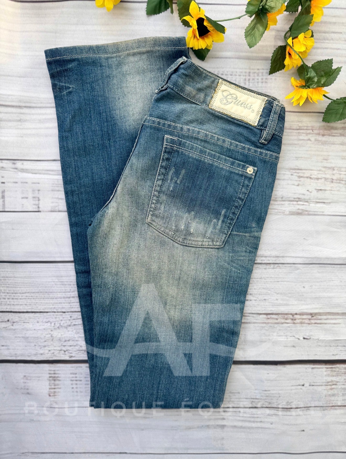 Guess | Square | 26x34