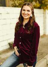 Charger l'image dans la galerie, L&B | Chemise | Dark Cherry Velvet