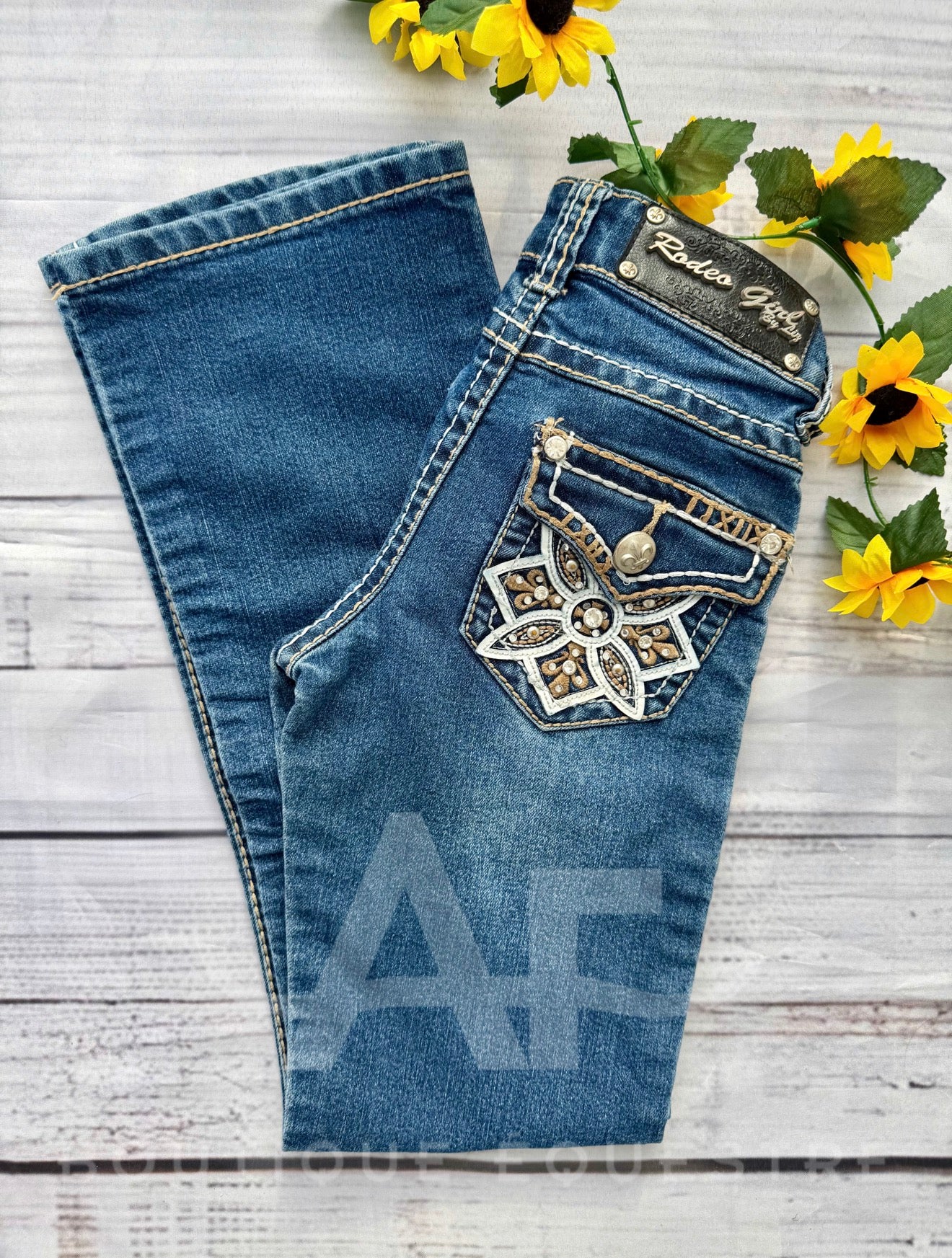 Rodeo Girl | Brown Flower | 8