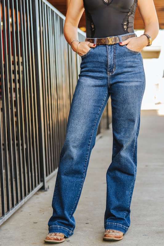 L&B | Logo Dark Flare