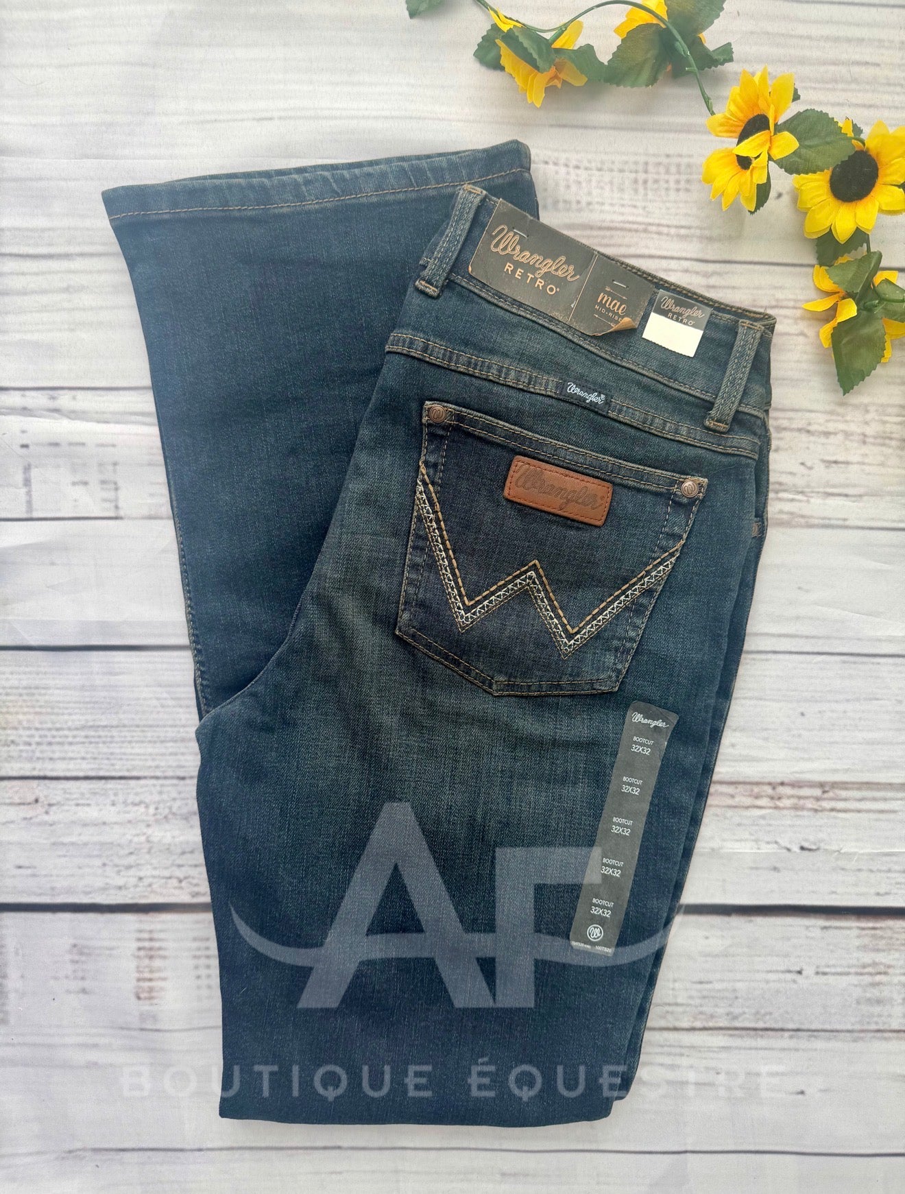 Wrangler | Retro Mae Gayle | 32x32