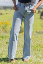 Load the image into the gallery, Kancan | High Wide Leg Trouser
