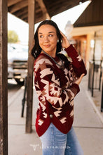 Charger l&#39;image dans la galerie, BIENTÔT DISPONIBLE | L&amp;B | Chandail | Tricot Bourgogne Aztec Buffalo
