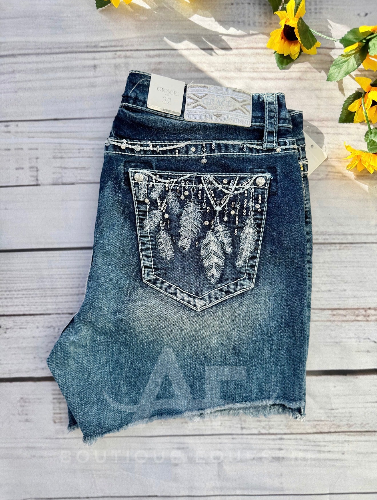 Grace in LA | Feathers Shorts | 32