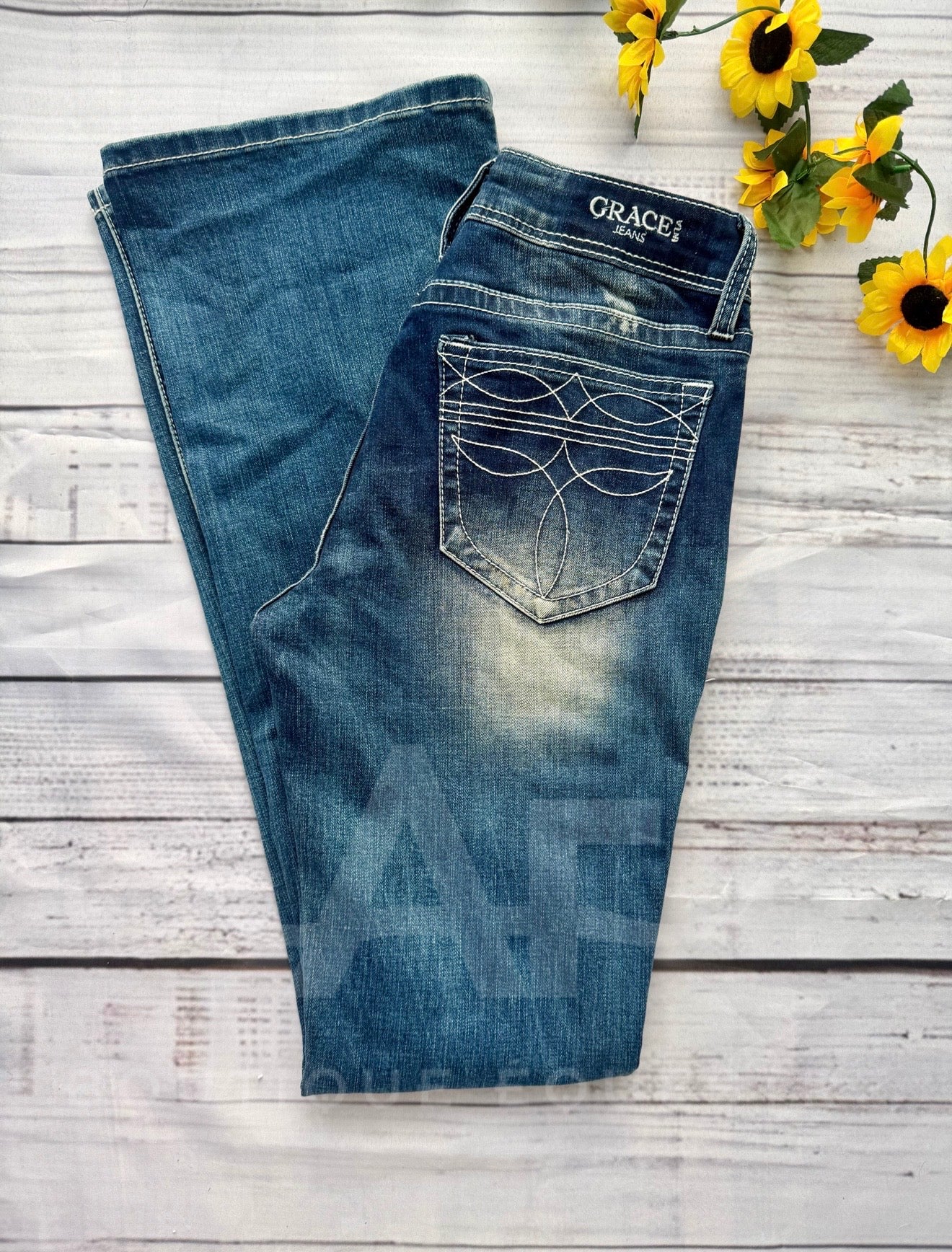 Grace in LA | Bootstitch | 25x32