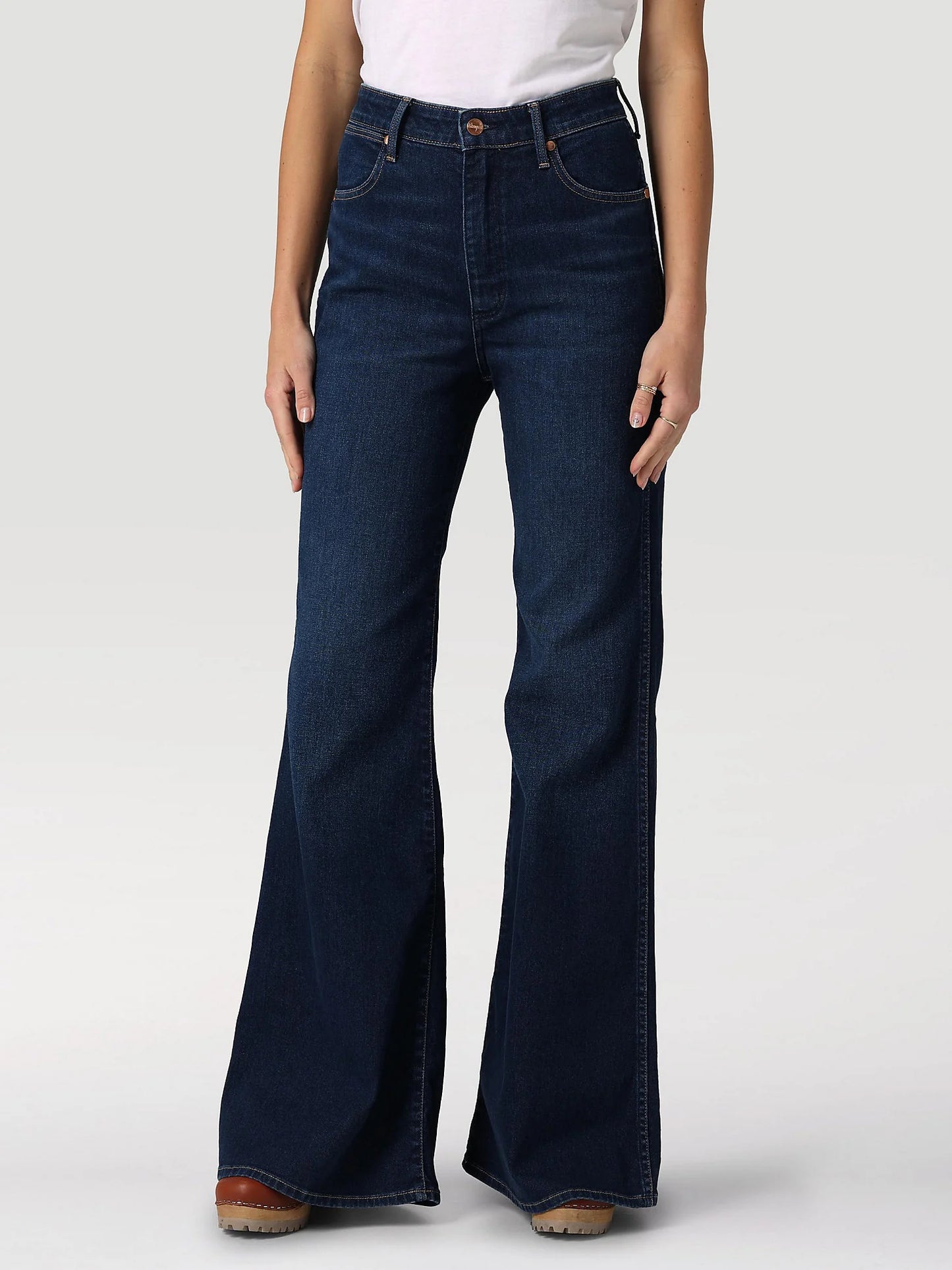 Wrangler | Wanderer 622 High Flare | 30x34