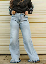 Charger l&#39;image dans la galerie, L&amp;B | Vintage Mid Raw Hem Trouser
