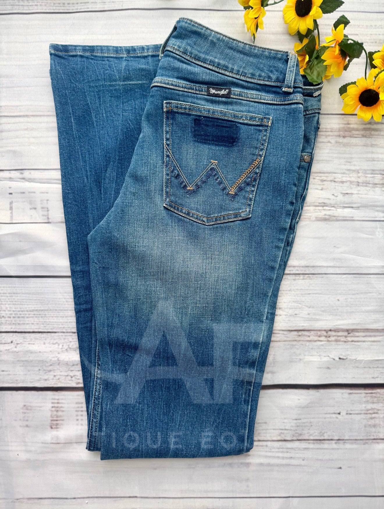 Wrangler | Retro Mae Patch | 13/14x36