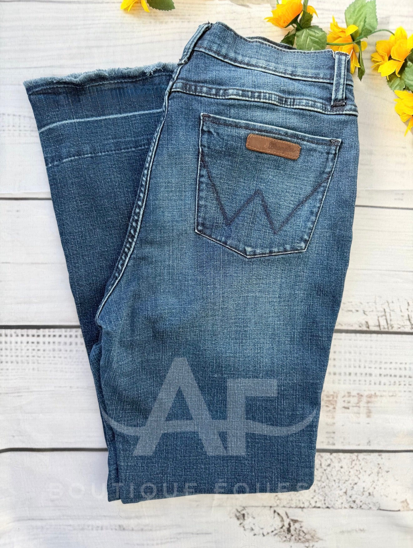 Wrangler | Retro Mae Flare Leg | 11/12x32