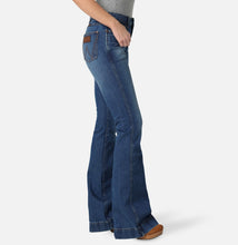 Load the image into the gallery, Wrangler | Elizabeth Trouser (27 &amp; 28)
