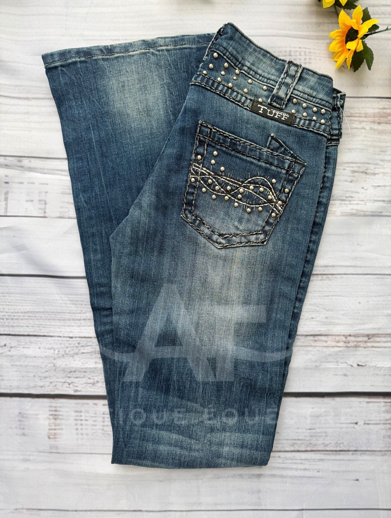 Cowgirl Tuff | Extreme Stud | 25x33