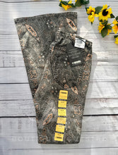 Load the image into the gallery, Rock &amp; Roll | High Paisley Flare | 26x34
