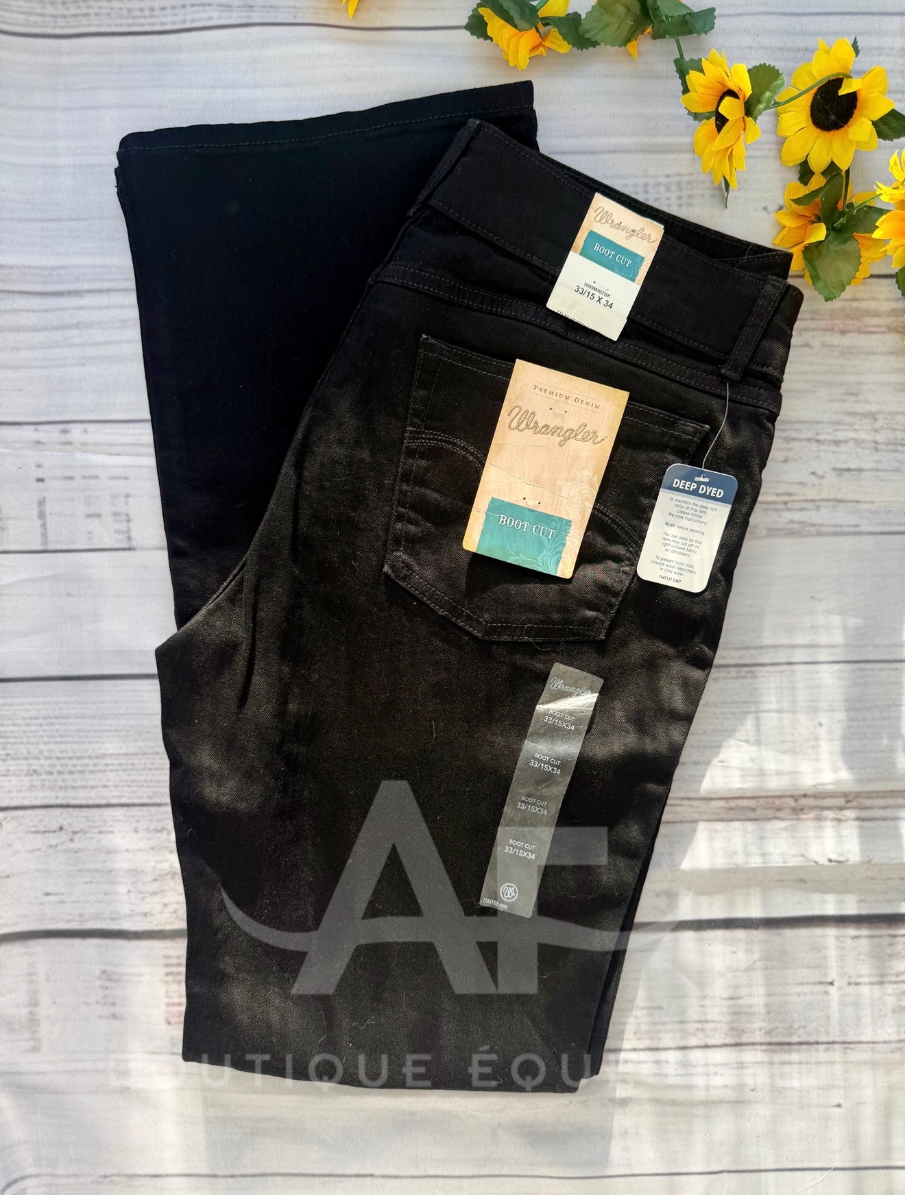 Wrangler | Black Bootcut | 15x34