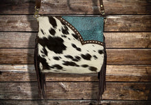 Load the image into the gallery, Arrivage 8 juin | Sacoche | Tooling Turquoise &amp; Cowhide Buckstitch
