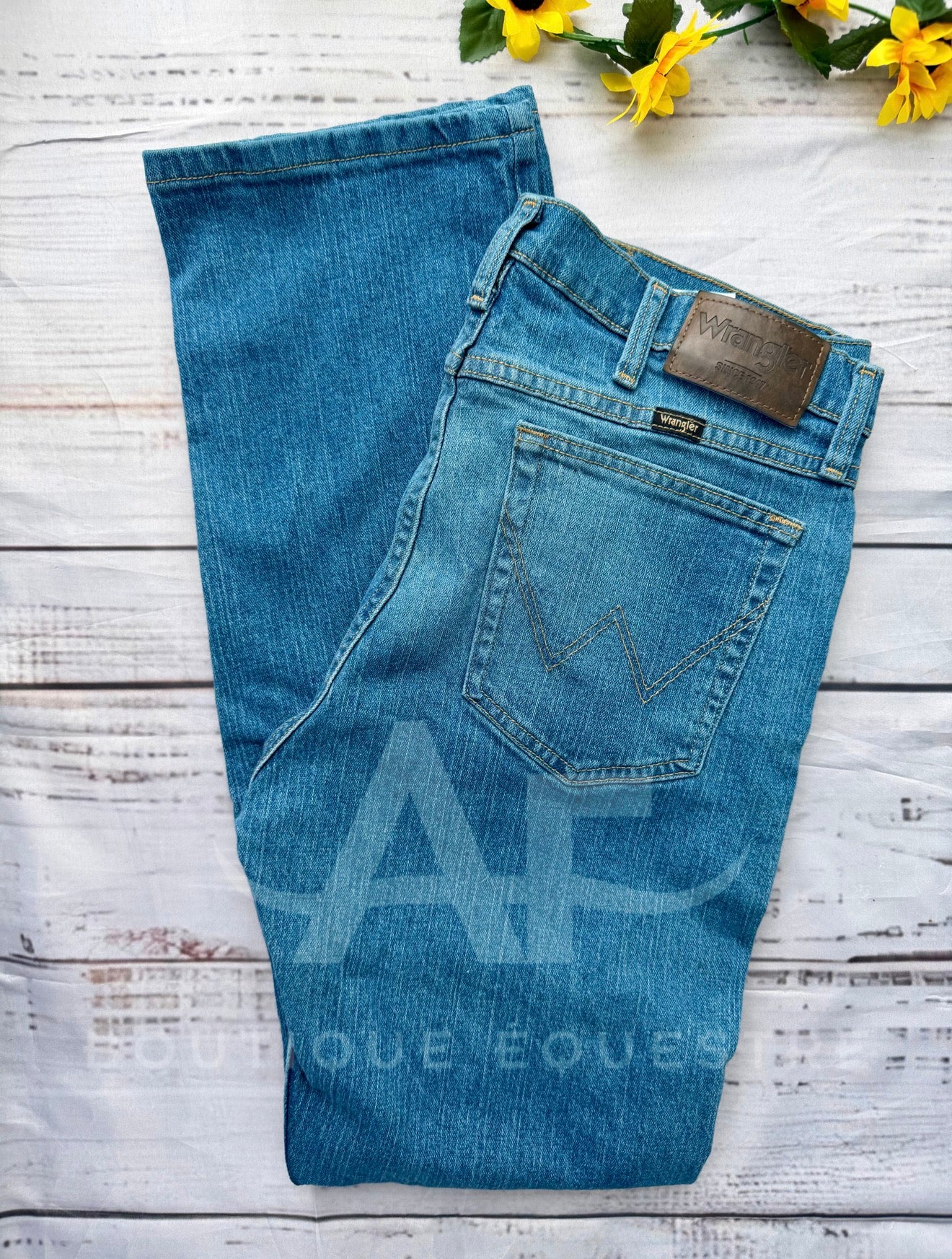 Wrangler | Light | 34x32