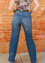 Load the image into the gallery, L&amp;B | Dark Cropped Boyfriend
