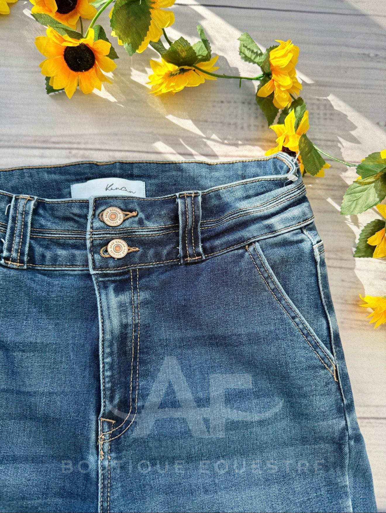 Kancan | Double Button | 28x33