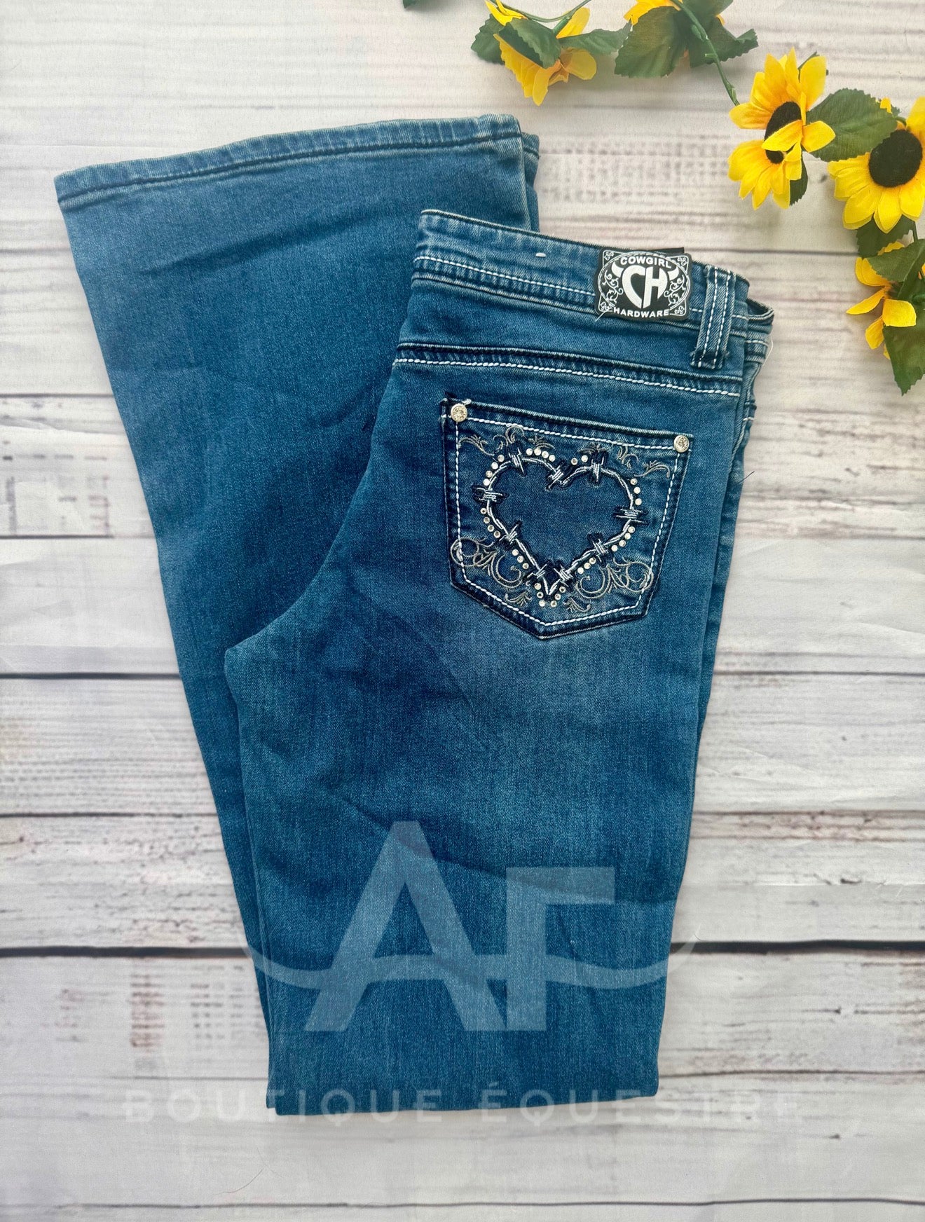 Cowgirl Hardware | Heart | 16