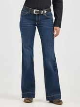 Charger l&#39;image dans la galerie, Wrangler | Mae Trouser (7/8x32 &amp; 7/8x34)
