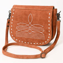 Charger l&#39;image dans la galerie, Sacoche à Bandoulière | Flap Suede Southwestern Stitching
