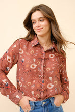 Load the image into the gallery, Blue B | Chemise | Western Print Russet
