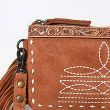 Charger l&#39;image dans la galerie, Sacoche à Bandoulière | Tan Embroidery &amp; Tooled Leather Accent
