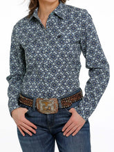 Load the image into the gallery, Cinch | Shirt | Navy and Blue
