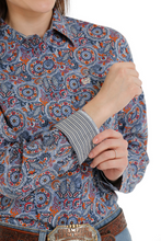 Load the image into the gallery, Cinch | Shirt | Light Blue Paisley
