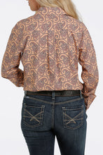 Load the image into the gallery, Cinch | Shirt | Salmon Paisley
