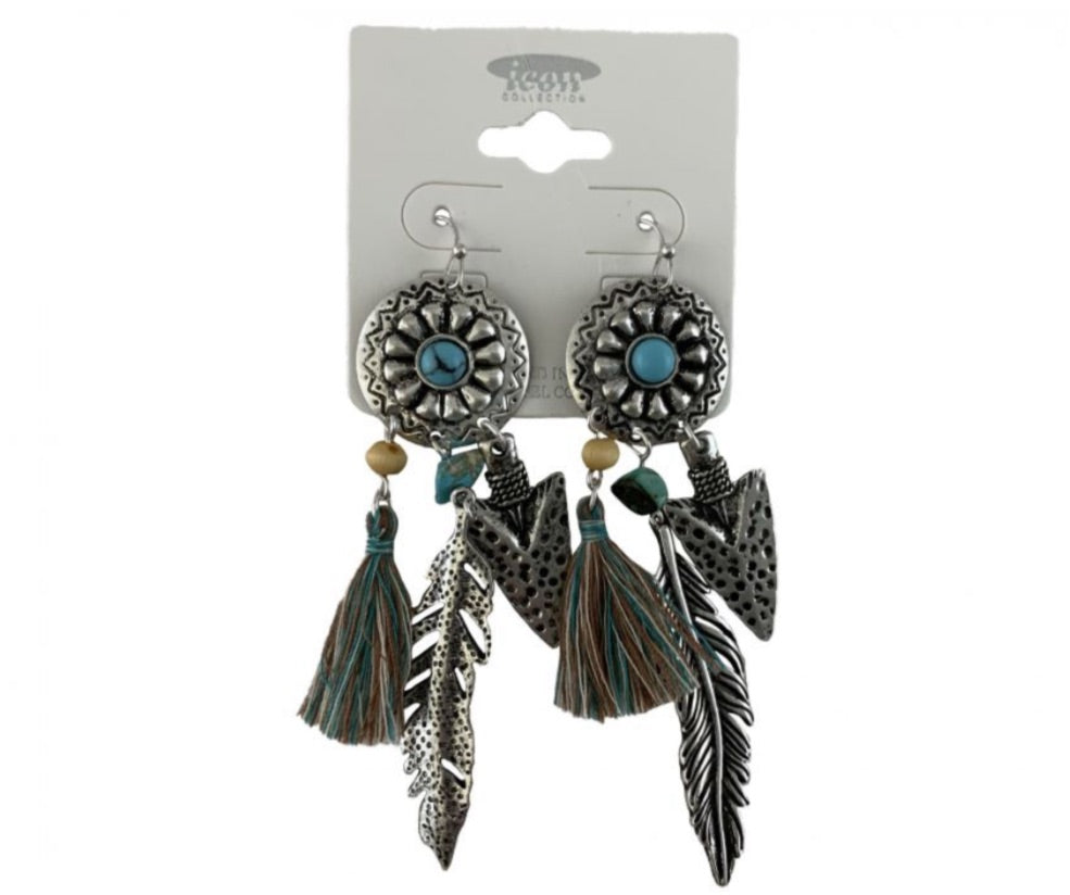 Earrings | Conchos and Feathers