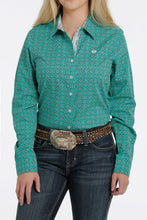 Load the image into the gallery, Cinch | Shirt | Teal
