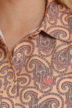 Load the image into the gallery, Cinch | Shirt | Salmon Paisley
